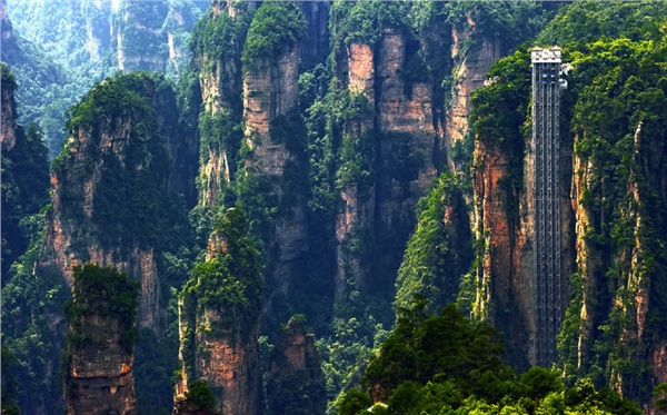 A線：玻璃橋、袁家界、天子山、天門山、夯吾苗寨、鳳凰古城 湘西“精華之旅”品質(zhì)純玩3晚4日游