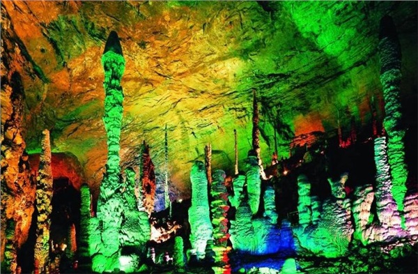 E3線：黃龍洞、張家界、袁家界、天子山、金鞭溪、天門仙山、夯吾苗寨、鳳凰古城“湘西完美之旅”品質(zhì)純玩4晚5日游