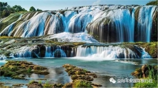 貴州黃果樹大瀑布、梵凈山、西江千戶苗寨、荔波大小七孔、鎮(zhèn)遠(yuǎn)古城遵義會(huì)議會(huì)址、息烽集中營(yíng)汽車七日游