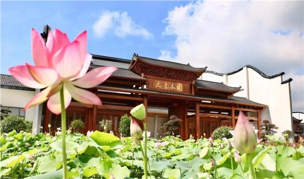 清溪村、天意木國景區(qū)、明清古巷、市博物館、胡林翼故居二日游