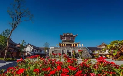 鳳凰古城、晚會(huì)、矮寨大橋、魔鬼玻璃棧道、墨戎苗寨汽車兩日游