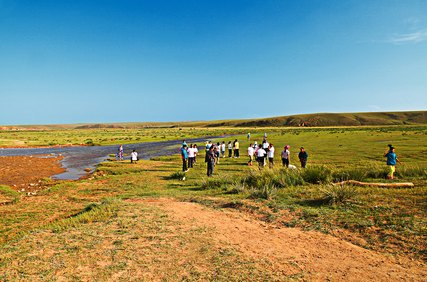 (人氣草原、5A響沙灣、歡樂牧場、內(nèi)蒙古博物院、夢幻水世界)雙飛5日親子游