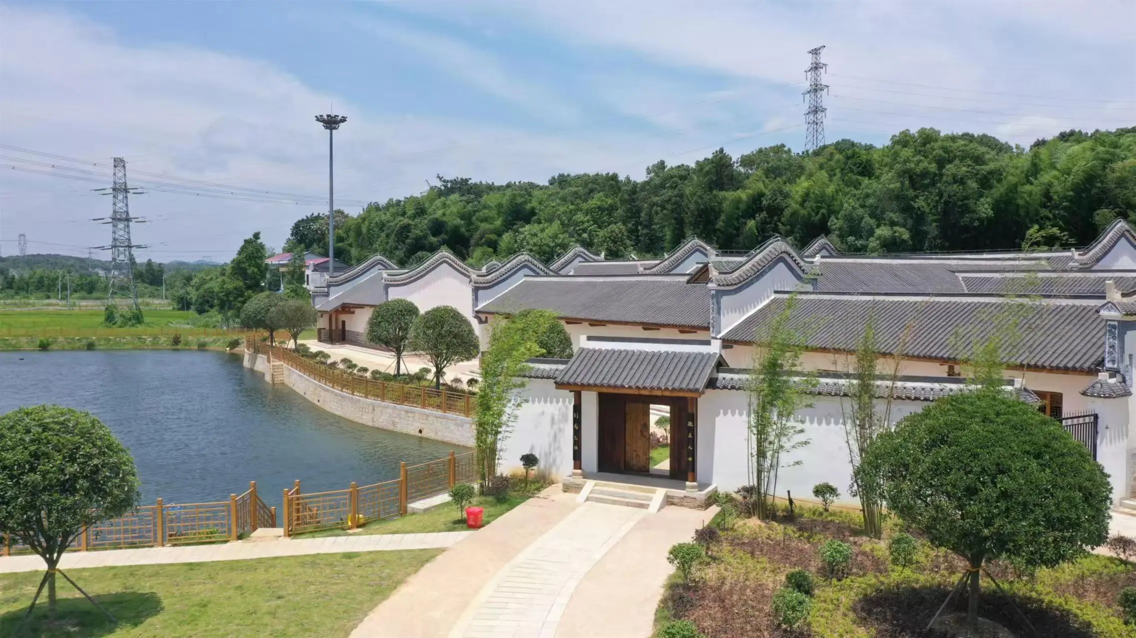 清溪村、天意木國(guó)景區(qū)、明清古巷、市博物館、胡林翼故居二日游